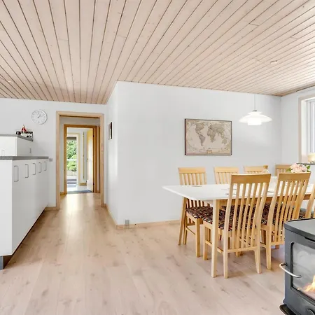 Amra - 1-9km From The Sea By Interhome